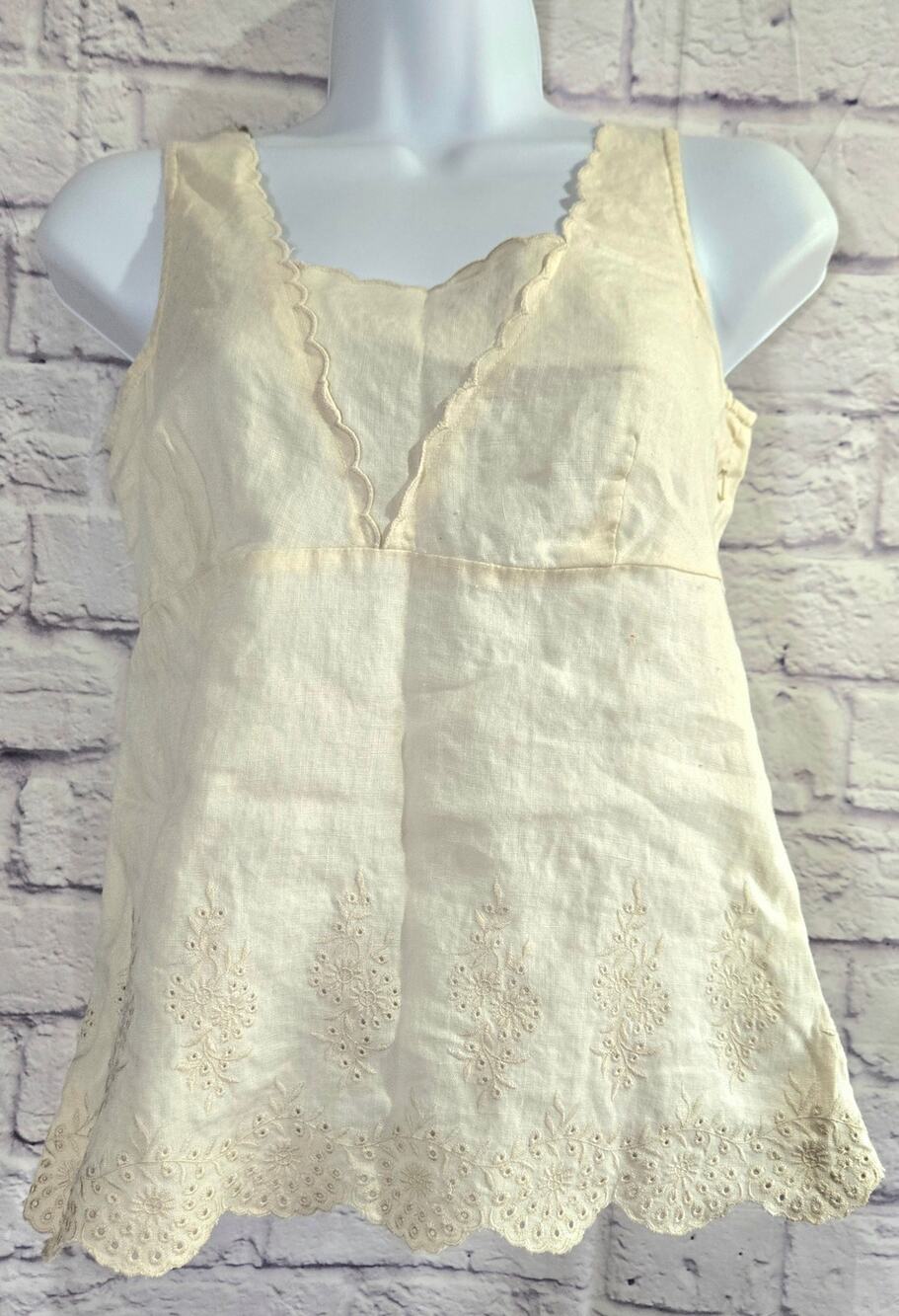 Eddie Bauer Beige Sleeveless Top XS Eyelet Hem Side Zipper Closure